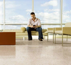 塑胶运动地板厂家谈医院塑胶地板起泡原因？